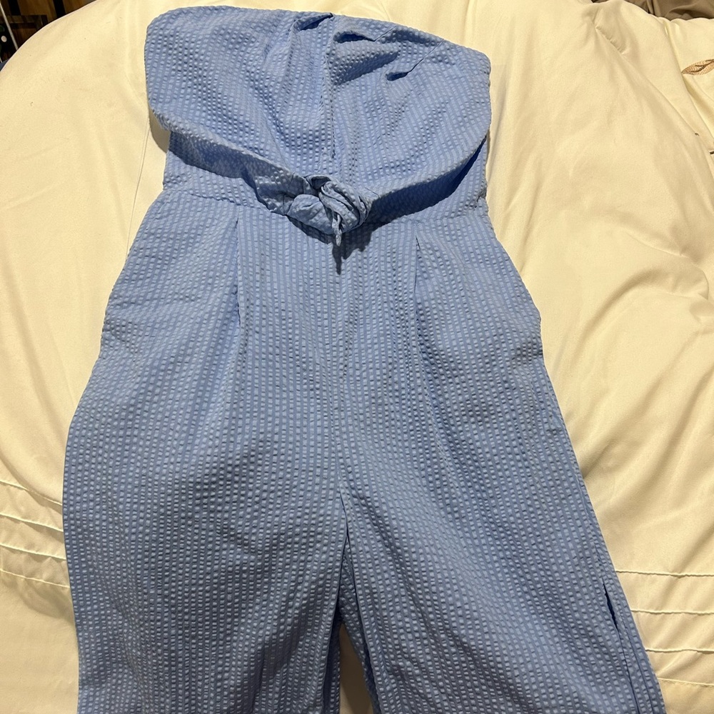 Vineyard Vines seersucker jumper.